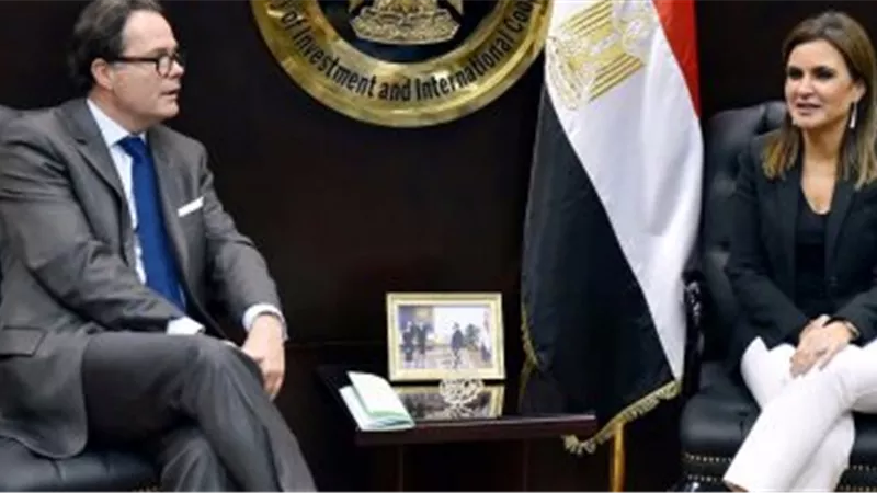 سحر نصر تناقش مع سفير فرنسا الجديد زيادة حجم استثمارات بلاده فى مصر