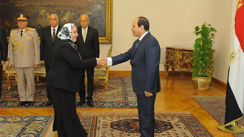 «عادلة رجب» تؤدي اليمين نائبا لوزير السياحة