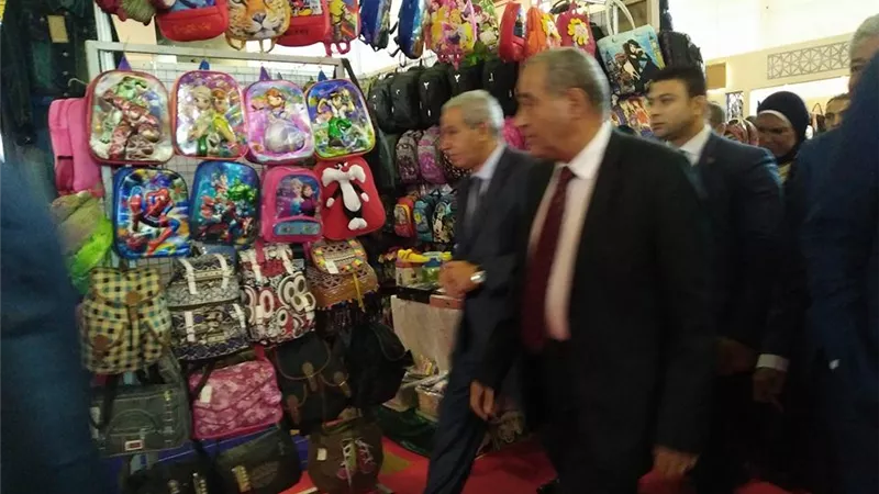 بالصور.. المصيلحي يفتتح معرض «أهلًا مدارس» بأرض المعارض