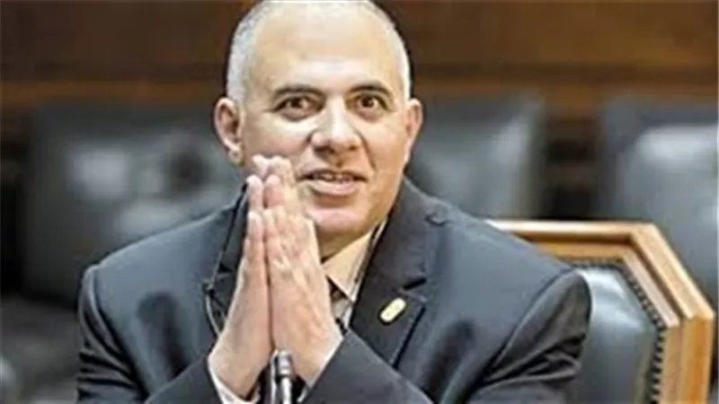 وزير الري يستعرض مع وفد البنك الدولي التعاون الزراعي