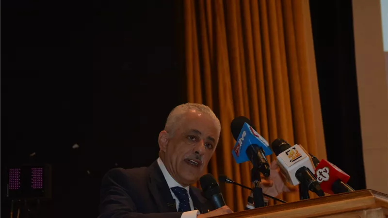 بالصور.. وزير التعليم يشهد الاحتفال السنوى للعودة إلى المدارس 
