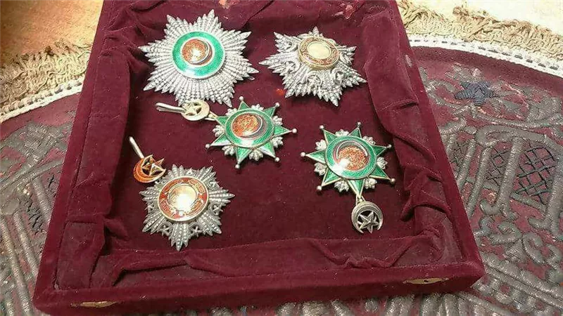 متحف الفن الإسلامي يتسلم 34 قطعة أثرية بعد ضبطها بمطار القاهرة