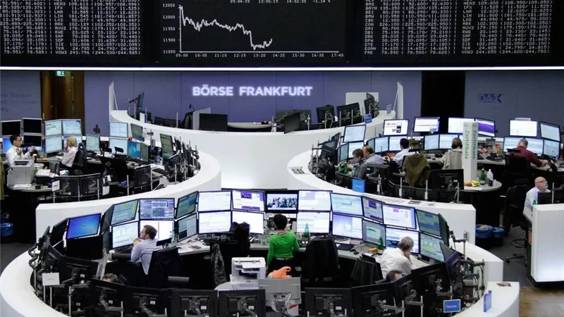 ارتفاع مؤشرات الأسهم الأوروبية بالتعاملات الصباحية