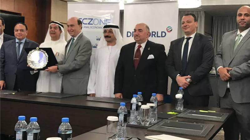 بالصور.. توقيع عقد شركة التنمية الرئيسية مع موانئ دبي العالمية