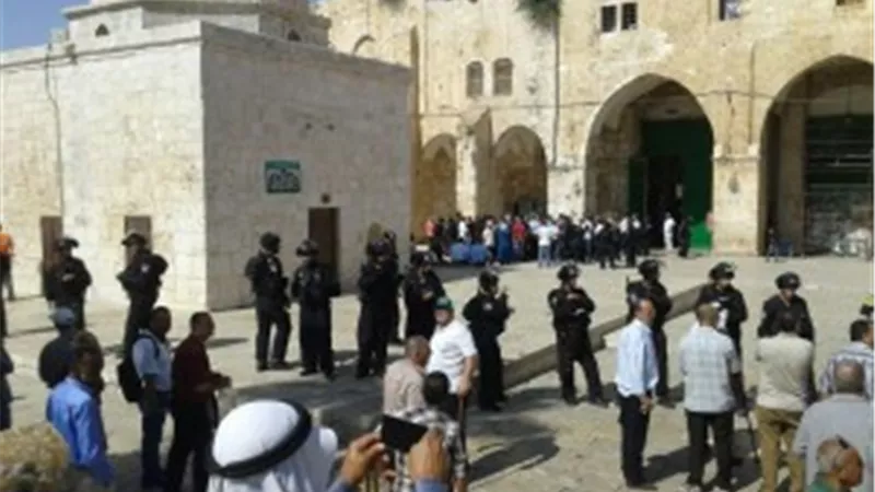 مستوطنون يقتحمون الأقصى واعتقال 7 فلسطينيين بالضفة