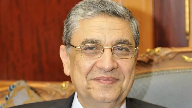 شاكر ودسوقي يتوجهان إلى الصين للمشاركة فى فعاليات المنتدى الدولى للربط الكهربائى
