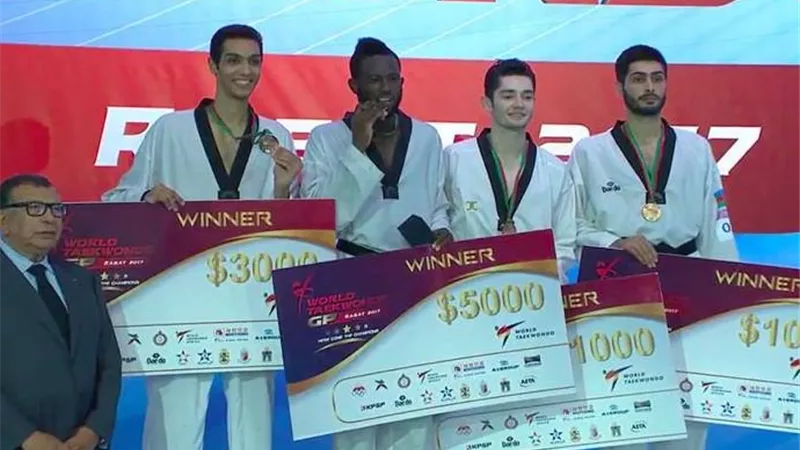 وزير الرياضة يُهنئ «سيف عيسى» بفضية بطولة الجائزة الكبرى للتايكوندو