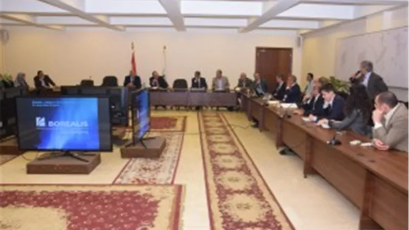 بحث إقامة مشروع للصناعات الكيماوية بـ440 مليون دولار في بني سويف