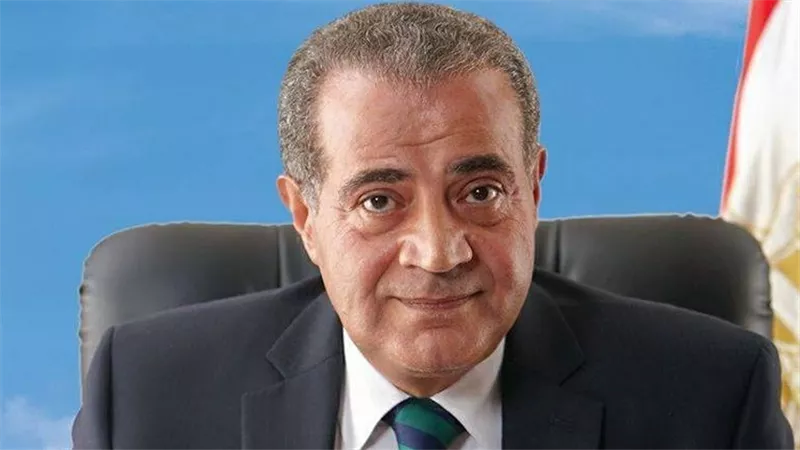 بعد شكاوى المواطنين.. وزير التموين يوافق على شحن ماكينات صرف الدقيق 