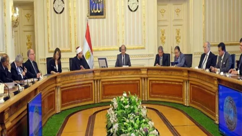 الحكومة تنفي إقرار زيادة في أسعار المواد البترولية خلال العام الحالي
