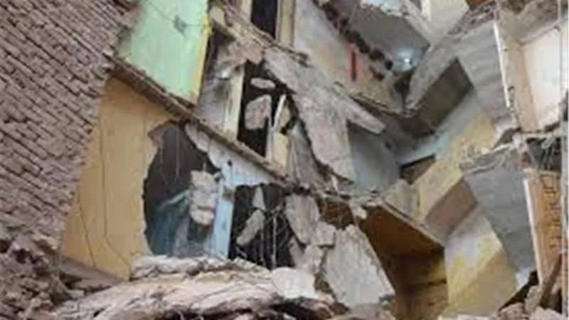 «الإسكان» توضح سبب انهيار عقار بـ«أسيوط»