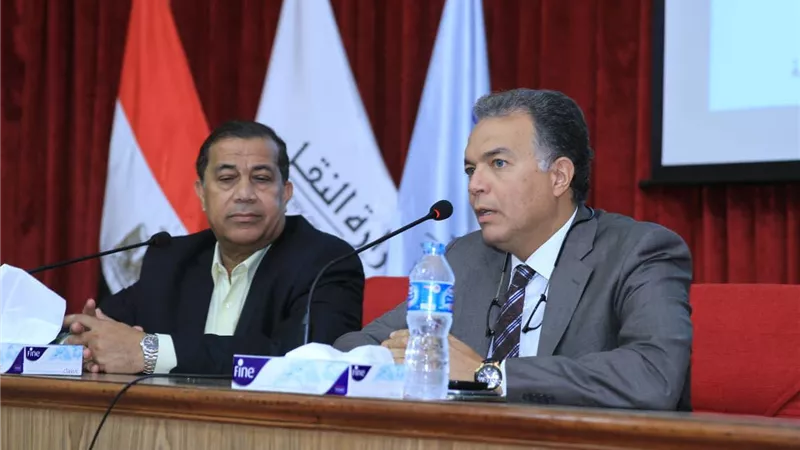 «عرفات» يشهد فعاليات ندوة علمية عن المشاريع البحثية لتطوير منظومة النقل 