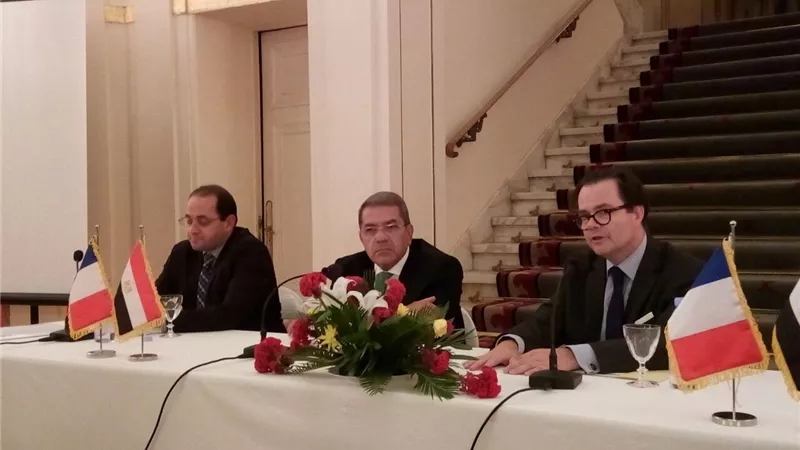 «الجارحي» يستعرض برنامج الإصلاح الاقتصادي مع الشركات الفرنسية