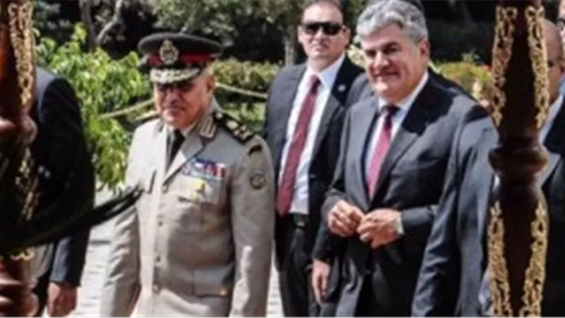 الرئيس السيسى ينيب وزير الدفاع لوضع إكليل زهور على ضريح جمال عبد الناصر