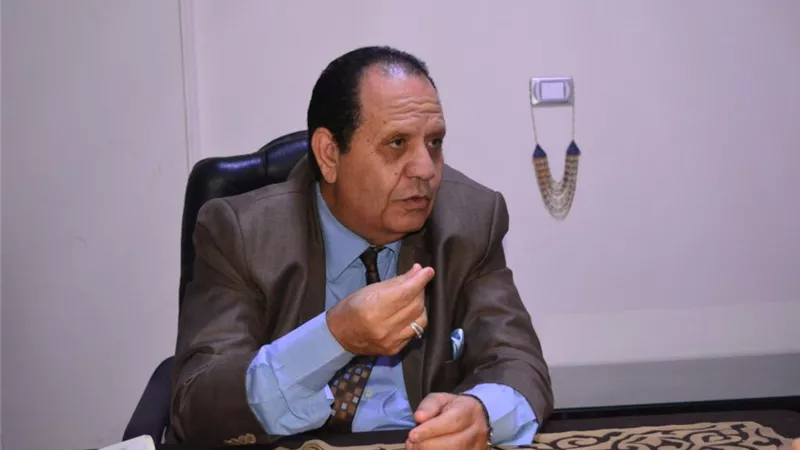 وكيل وزارة السياحة الأسبق:  قرارات «يحيى راشد» مهينة للقطاع