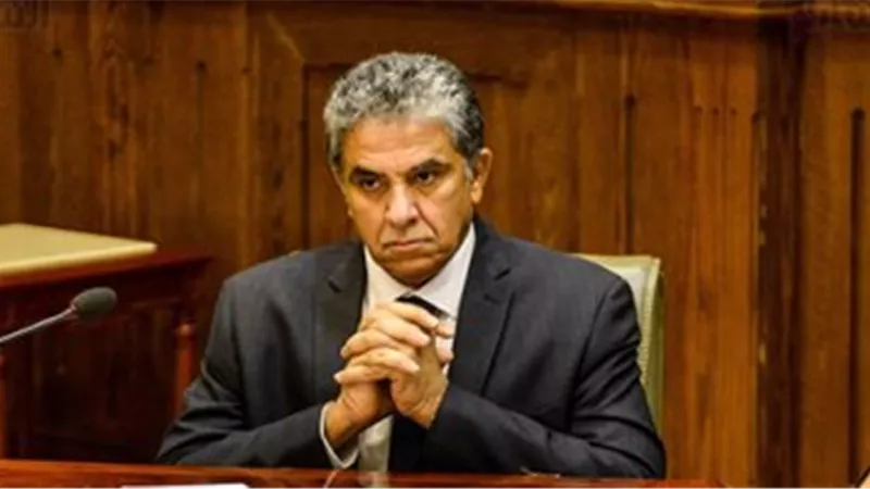 وزير البيئه يبحث إنشاء شركة قابضة مع أعضاء نقابة العاملين بالنظافة