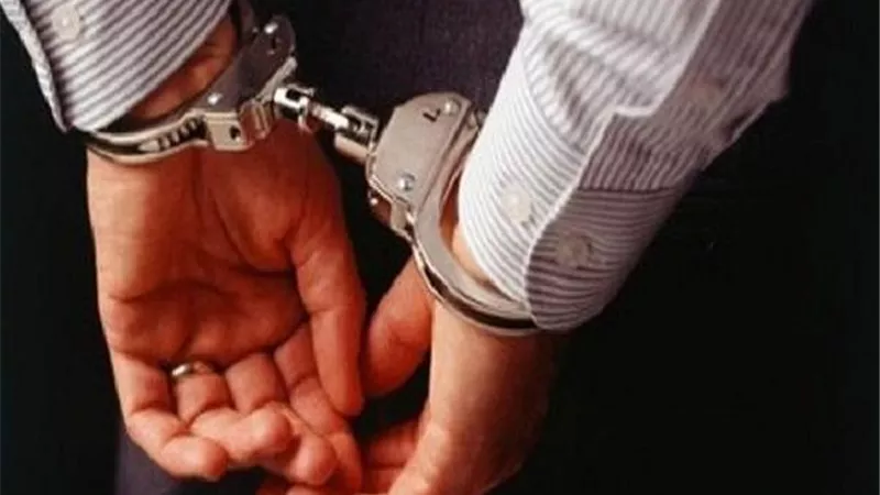 كهربائي ينتحل صفة شرطي للنصب على المواطنين 