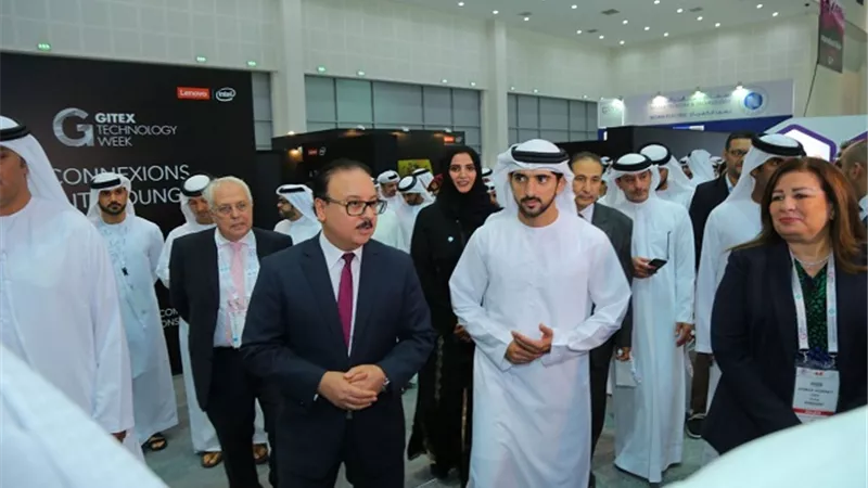 «وزير الاتصالات» يستقبل ولي عهد دبي بمعرض جيتكس الدولي