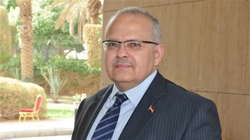 رئيس جامعة القاهرة يلتقي وفداً إماراتياً من مؤسسة «محمد بن راشد للمعرفة»