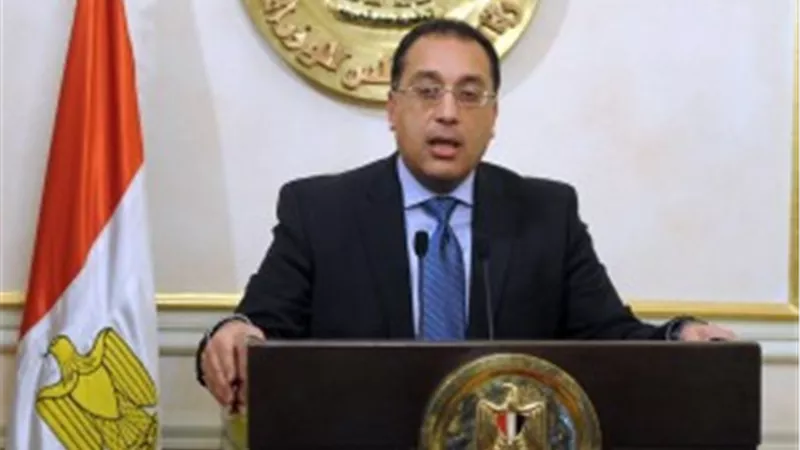 «وزير الإسكان» يصدر 33 قرار إزالة بمدينة العاشر من رمضان