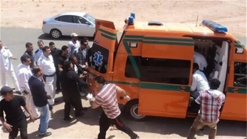 إصابة 25 شخصاً فى انقلاب مينى باص 