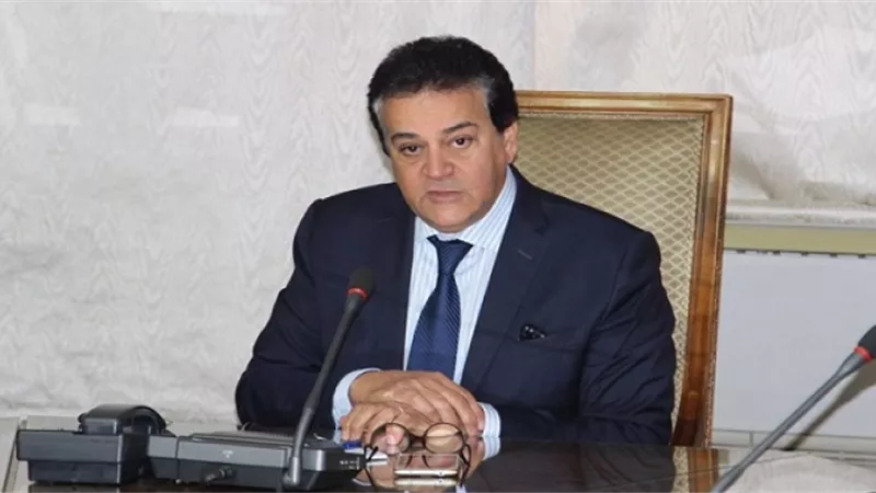 وزير التعليم العالي يلتقي نظيره الفرنسي لبحث إنشاء أفرع للجامعات الفرنسية بالعاصمة الإدارية