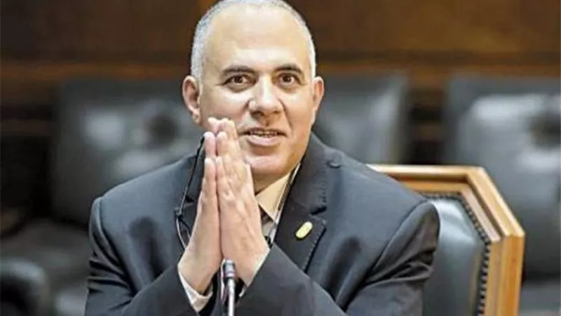 وزير الري يتفقد مشروع قناطر أسيوط الجديدة