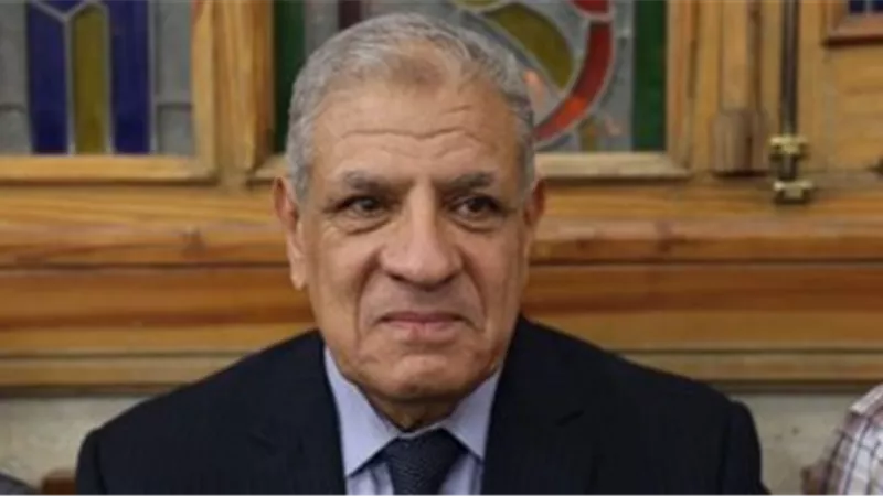 «محلب» يطالب المحافظين بوضع مخططات لاستثمار أراضي محافظاتهم