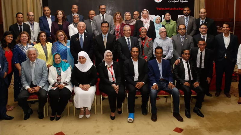 60 مليون جنيه من «فودافون» لتطوير 50 مدرسة