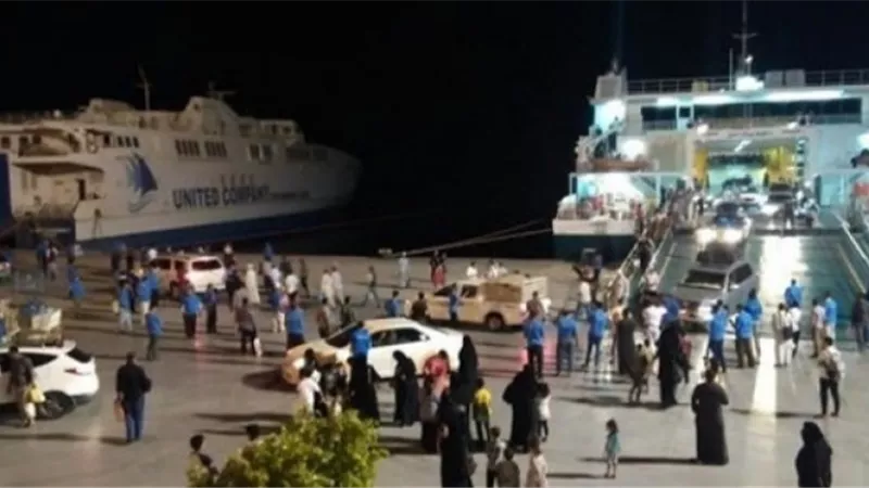 ميناء سفاجا يستقبل 259 راكباً و128 شاحنة و7 سيارات