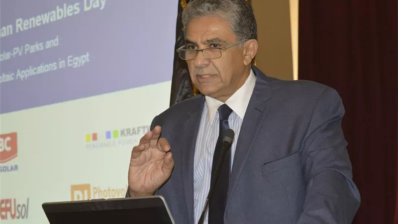 وزير البيئة: الطاقة المتجددة فى مصر تواجه مشكلة مع حزمة السياسات الملائمة 
