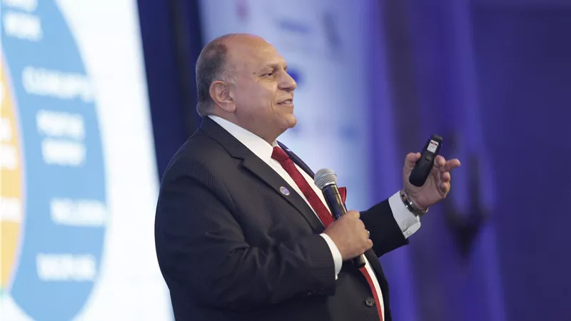 رئيس مجلس إدارة «فودافون»: «محمد صلاح» روج لمصر خارجيًا أفضل من حكومة بأكملها