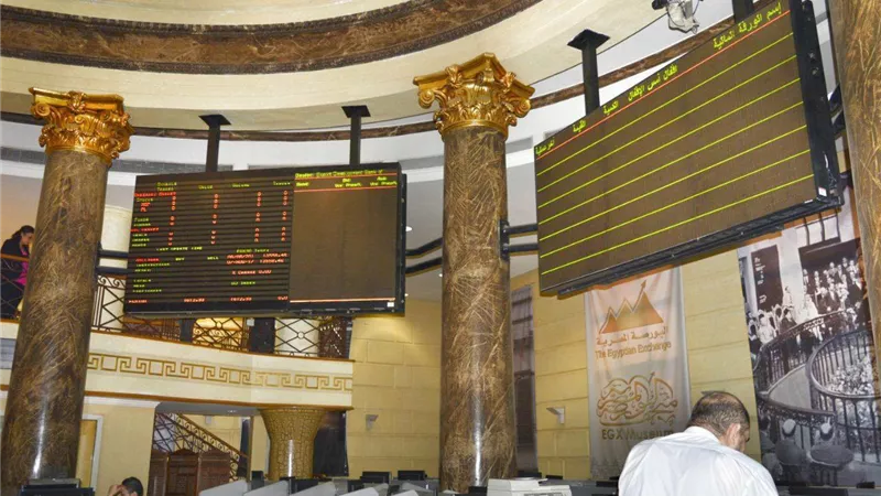 تباين بأداء مؤشرات البورصة بمستهل تعاملات اليوم