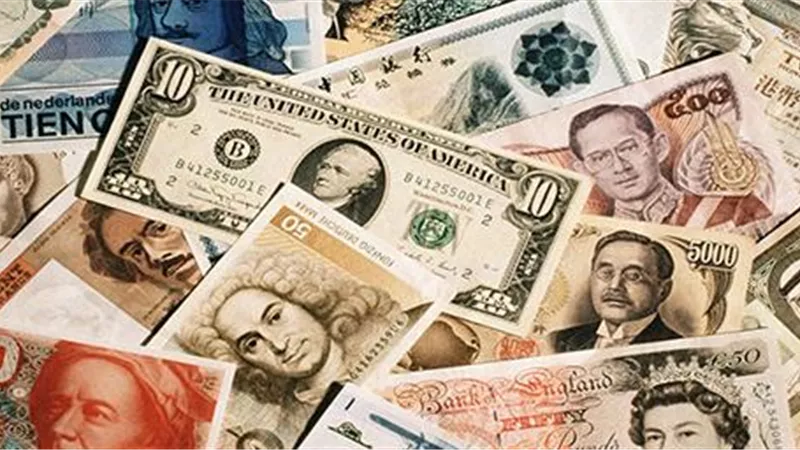 أسعار العملات الأجنبية اليوم.. والدولار بـ17.69 جنيه