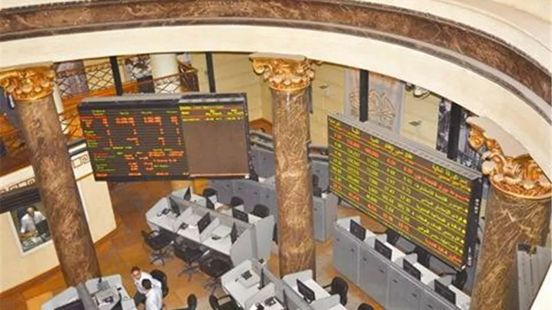 ارتفاع جماعي لمؤشرات البورصة في منتصف تعاملات اليوم