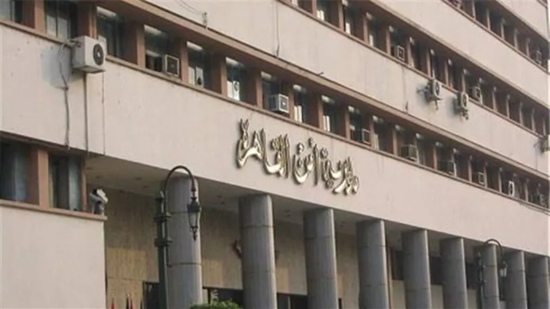 «مباحث القاهرة» تضبط أحد الأشخاص وبحوزته أسلحة نارية بقصد الإتجار