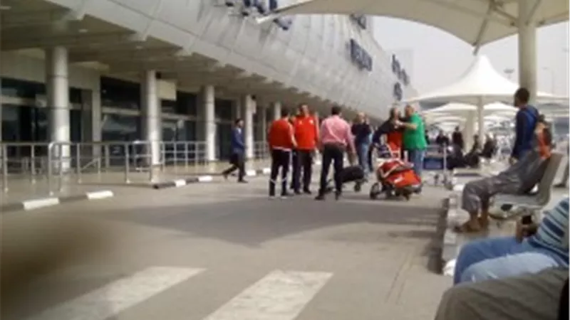 المنتخب الوطني يصل القاهرة بعد أداء عمرة كأس العالم