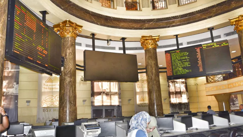 هبوط جماعي لمؤشرات البورصة بمنتصف التعاملات
