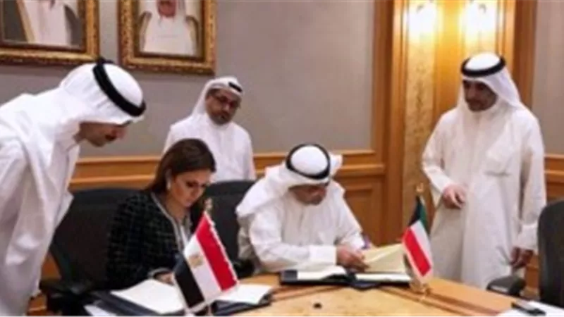 بقيمة مليار جنيه.. سحر نصر توقع اتفاقيتين مع الصندوق الكويتى لدعم مشروعات سيناء