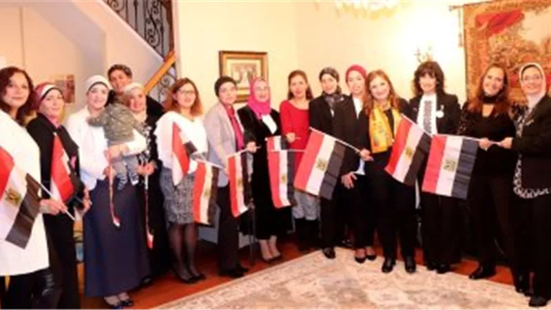 «نبيلة مكرم» تدعو المصريين بالخارج للتضامن مع أهالى «الروضة»