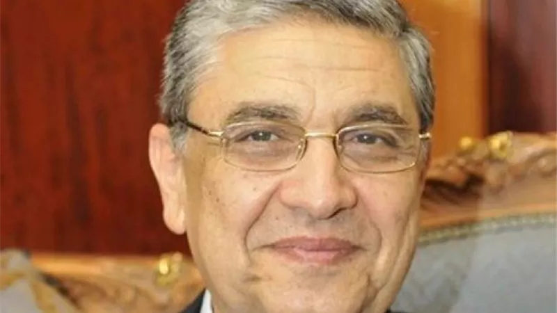 وزير الكهرباء: بروتوكول تعاون مع الطيران المدنى لتغيير نظام الإضاءة