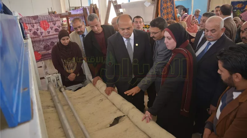 «محافظ مطروح» و«نفين جامع» يتفقدا مصنع الصوف بعد تطويره بـ 1.9 مليون جنيه 