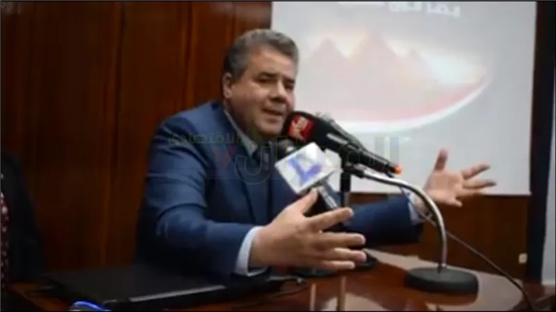 بالفيديو.. رئيس جامعة بنها: علينا مساندة «الرئيس» بالعمل 