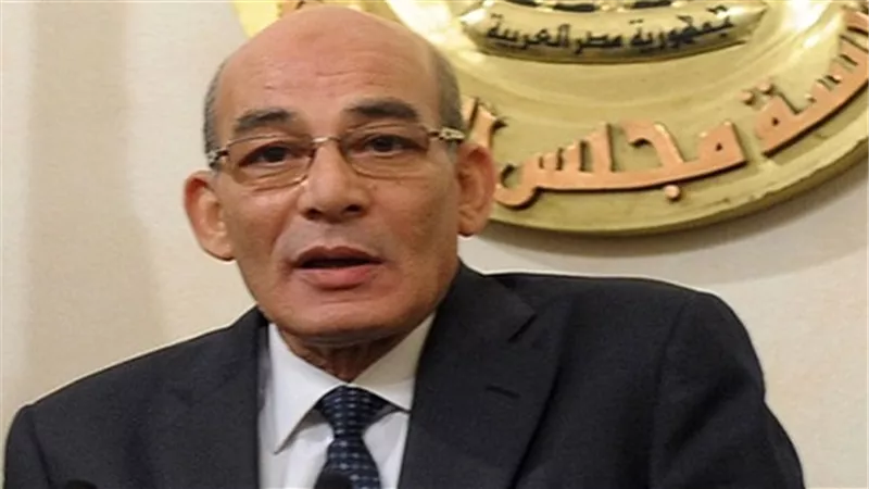 وزير الزراعة يوافق على تخصيص قطعة أرض لإقامة مدرسة للمكفوفين بالخانكة