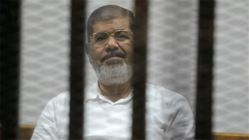 الحبس 3 سنوات لمحمد مرسي لإهانة القضاء