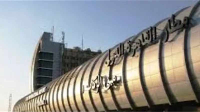 مطار القاهرة يعلن الطوارئ بسبب العواصف الترابية وانخفاض الرؤية