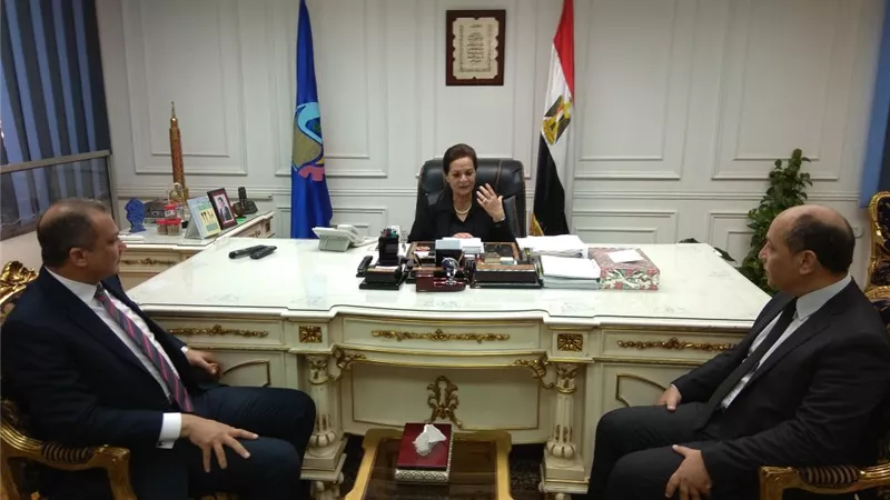 «عبده» و« صديق» يتابعان موقف المناطق غير الآمنة بالبحيرة