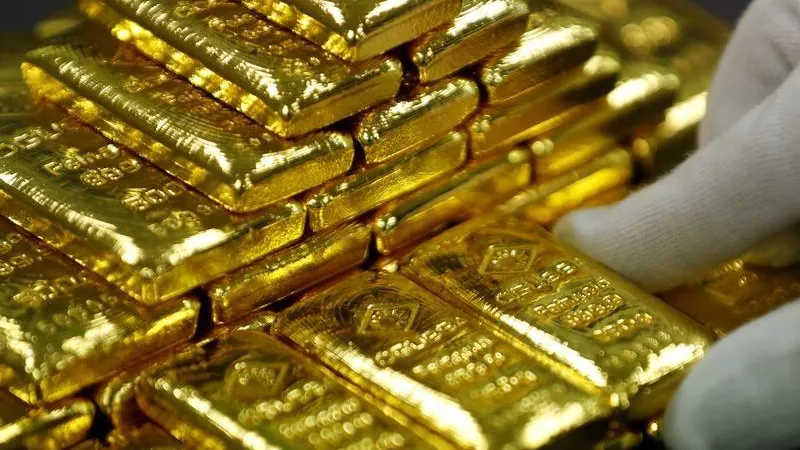 أسعار الذهب تتراجع لأدنى مستوياتها خلال أسبوع .. و«الأوقية» بـ1326.11 دولار 