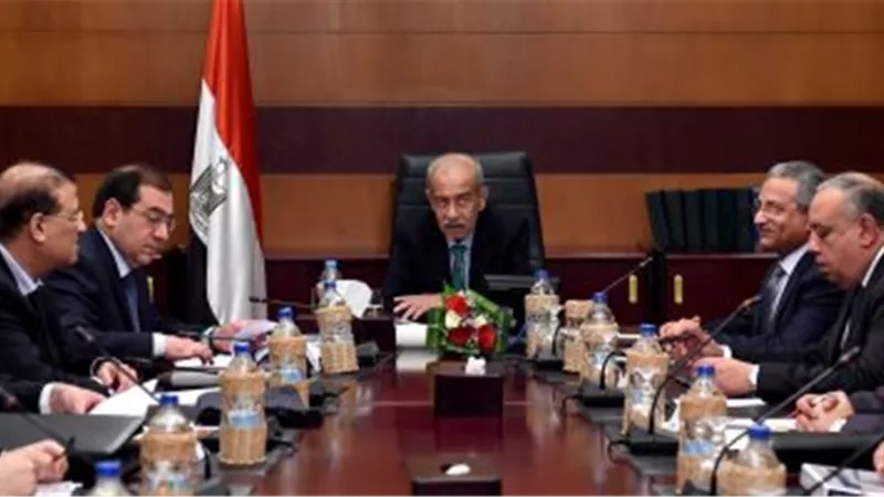 «رئيس الوزراء» يوجه بالانتهاء من توصيل الغاز للمنازل بمعدل مليون وحدة سنوياً