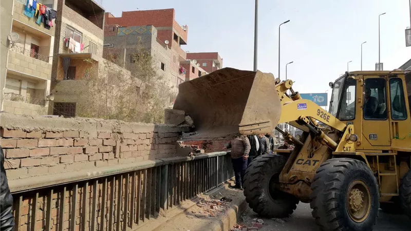 «الطرق والكبارى»: حملات ازالة مكثفة على الطريق الدائرى